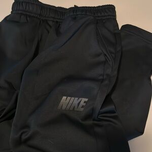 Kids Nike sweatpants, lined L, black